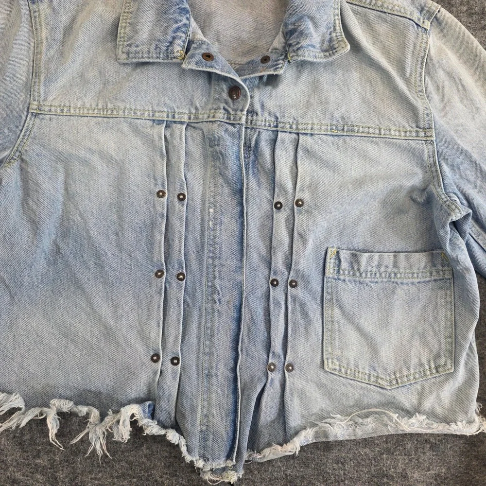 Free People Dillon Jacket Womens Medium Blue Denim Distressed Frayed Raw‎ Hem - Picture 4 of 16